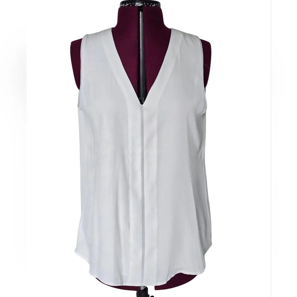 White House Black Market Light Gray Sleeveless Blouse - Picture 1 of 7